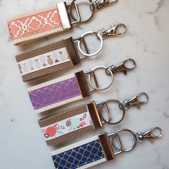 NEW Set of 5 handmade Mini Key Fobs with Swivel Clips, womens Keychain NWT - Picture 2 of 6